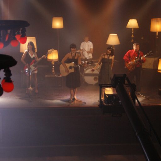 Imagen: Cola Jet Set [Videoclip "En esta pista ya no se puede bailar"]