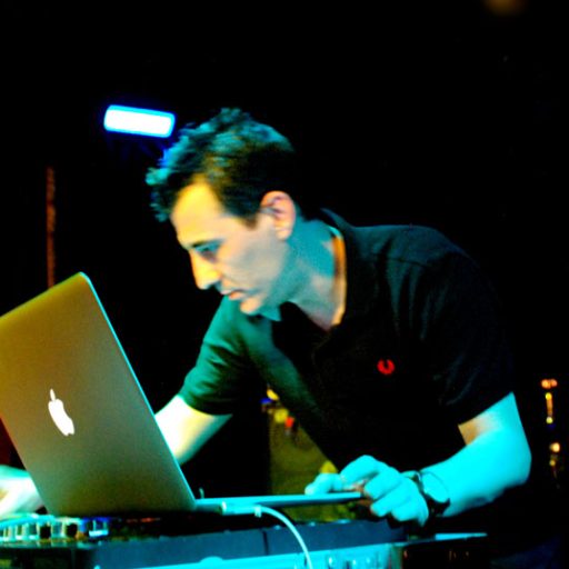 Imagen: Dj Luis Elefant [Dj Polar][El Imperial, Mexico D.F.]