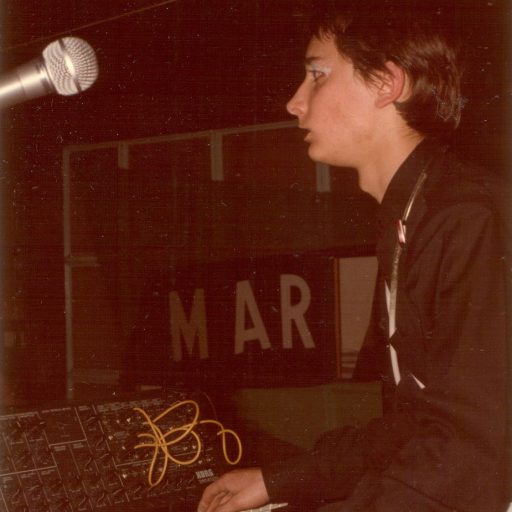 Imagen: FOTO LIVE 1981 SIMPOSIUM 02