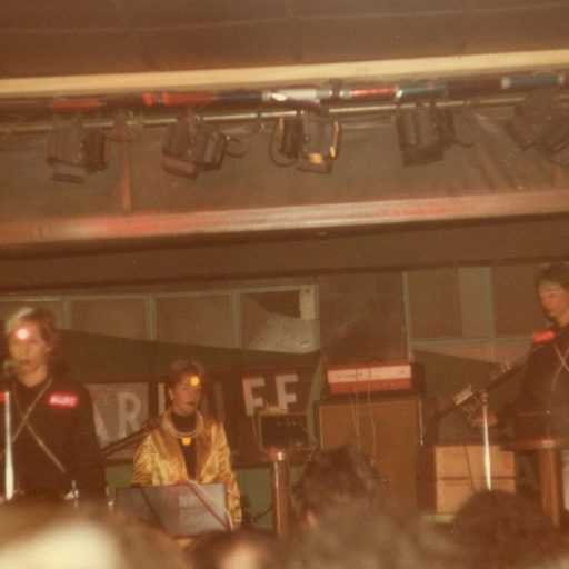 Imagen: FOTO LIVE 1981 SIMPOSIUM 04