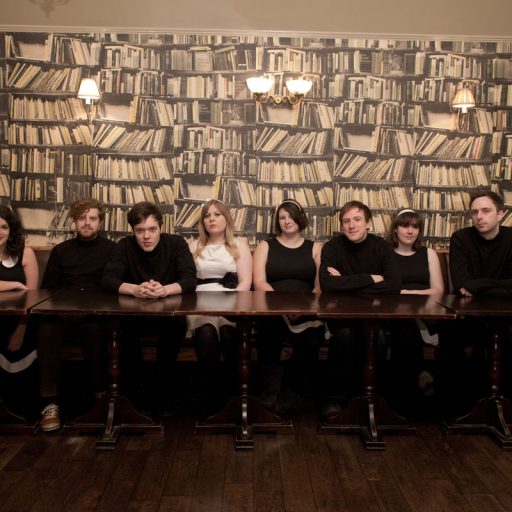 Imagen: FOTO PROMO READING TOO MUCH 01