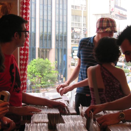 Imagen: Guille Milkyway, Luis Elefant, Silvia, Aida y Pablo [Jap?n]