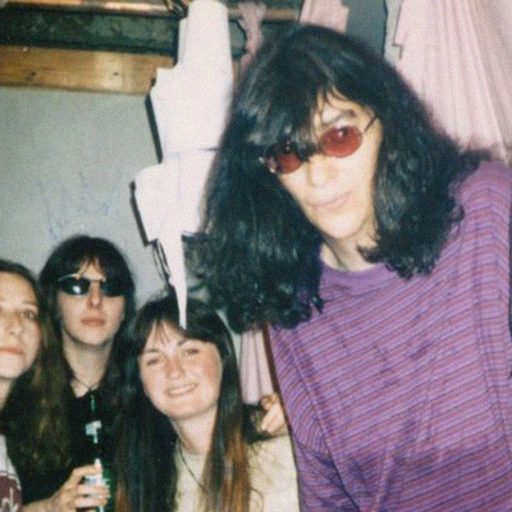 Imagen: HELEN LOVE JOEY RAMONE