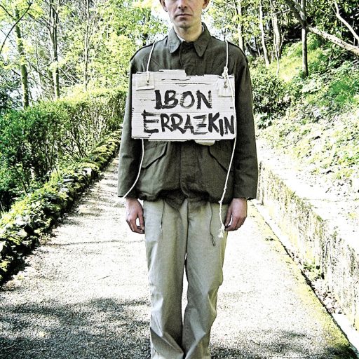 Imagen: Ibon Errazkin [Foto promocional "Escuela De Arte"]