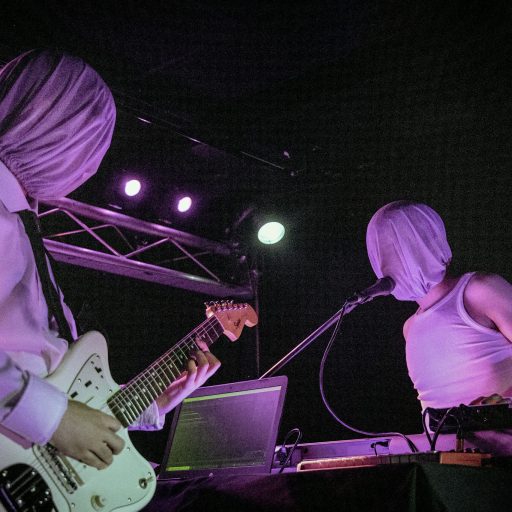 Imagen: INTERROGACION AMOR LIVE