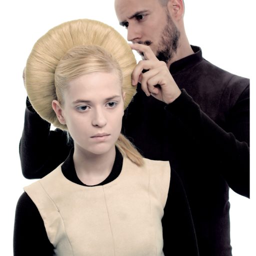 Imagen: La Casa Azul [Guille Milkyway programando a Clara]