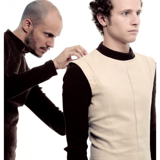 Imagen: La Casa Azul [Guille Milkyway programando a Oscar]