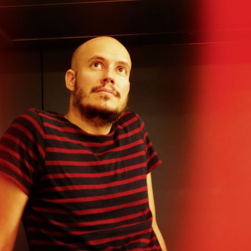 Imagen: LA CASA AZUL NINO BRAVO FOTO 2