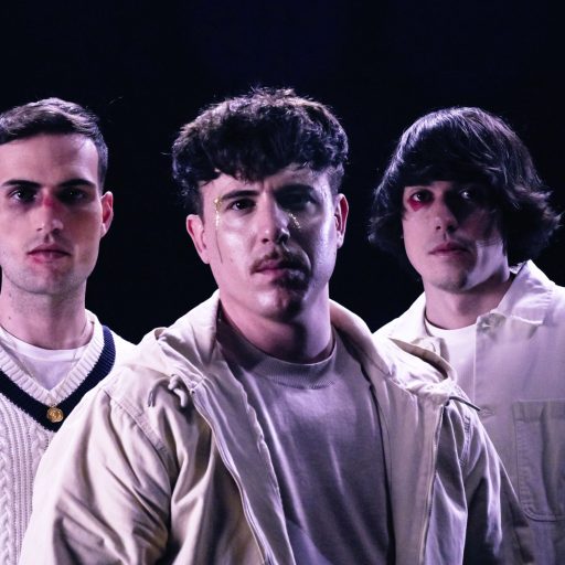 Imagen: NEVVER FOTO PROMO AMANECIENDO