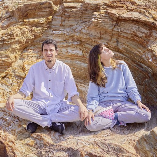 Imagen: NOS MIRAN FOTO NO QUIERO EL CONTROL