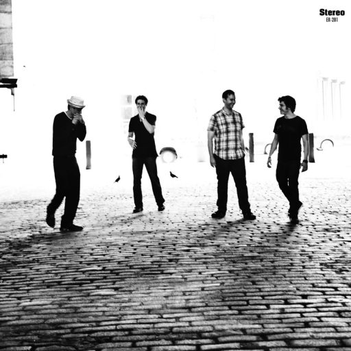 Imagen: Onward Chariots - Portada "Save me Maryann"