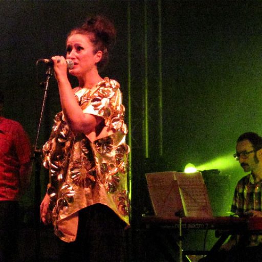 Imagen: Single [Tito Pintado, Teresa Iturrioz y Joan Vich, Lemon Pop Festival]